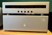 AM D/A-1 DAC with transport flying case