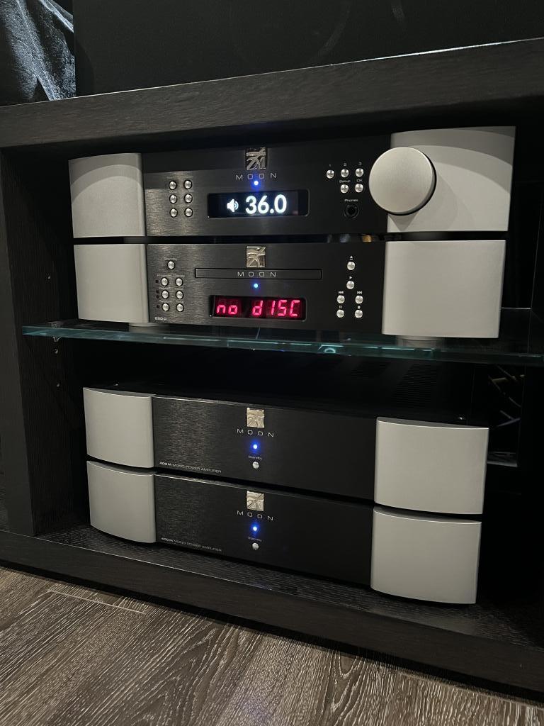 by SimAudio Neo 400M, Preamp 390, 260DT