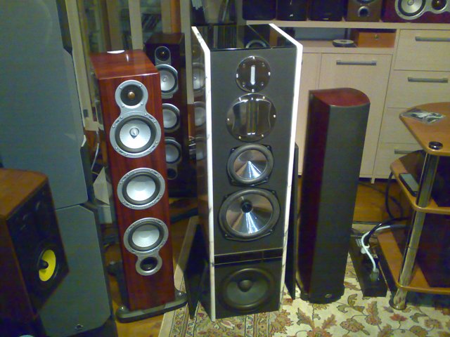 Expolinear - made in Berlin Monitor Audio GS60, Expolinear T-420, PSB Imagine