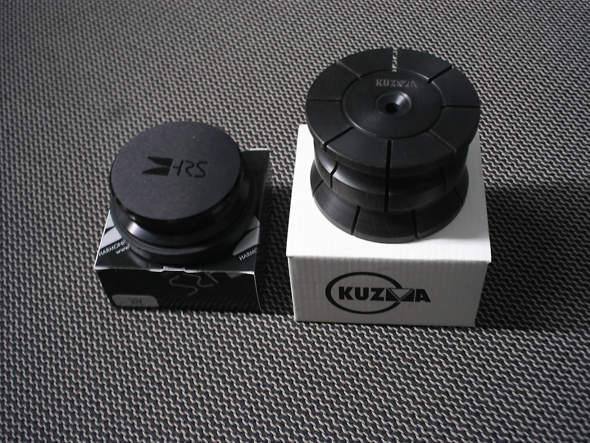 Schallplatten-Tuning Vinylauflagen von HRS und KUZMA