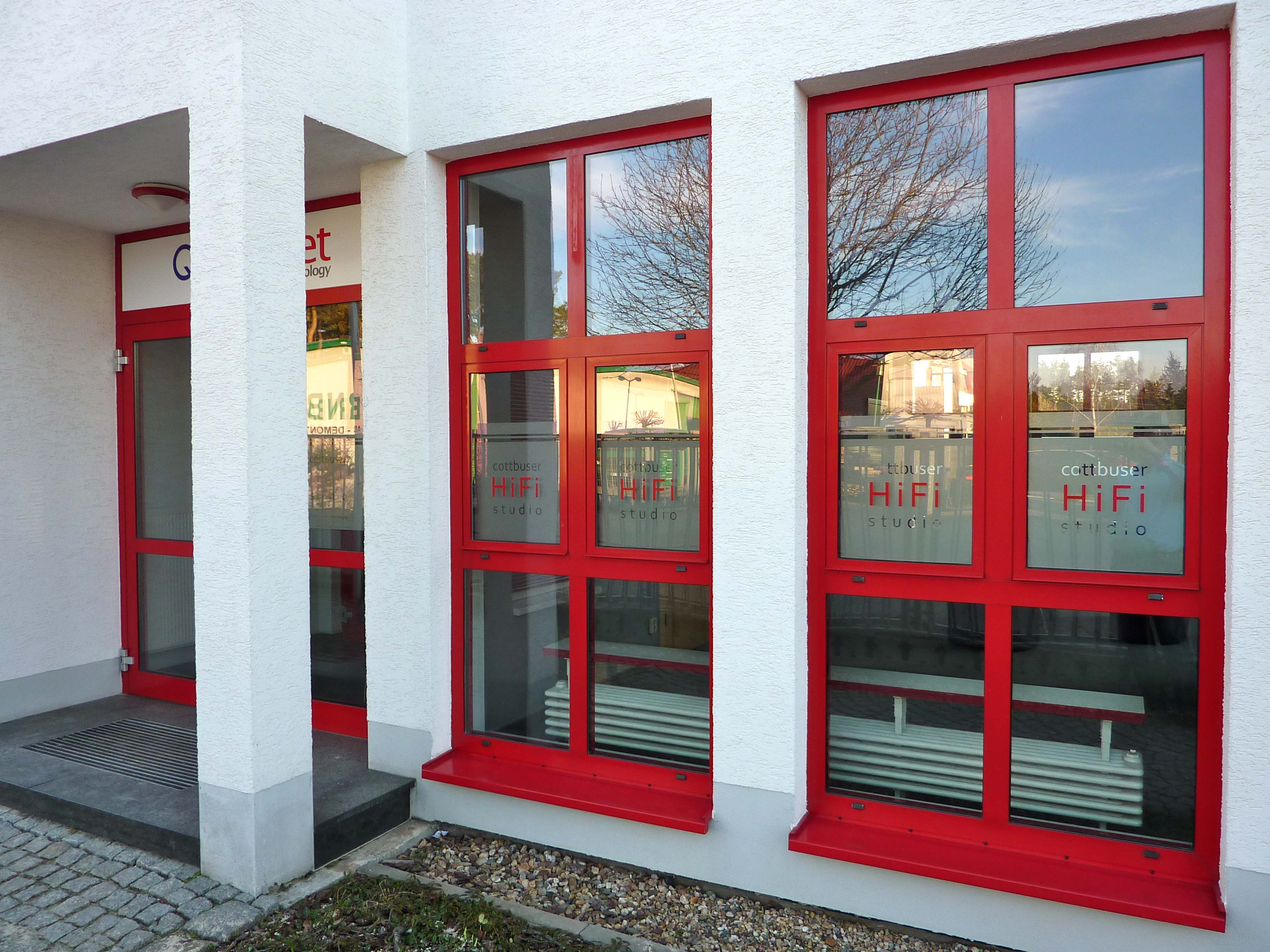 Neueröffnung am 01. Juli 2011 Der Eingangsbereich