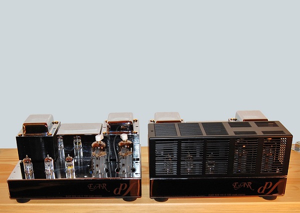 EAR/YOSHINO bei HIFI auf dem Bauernhof