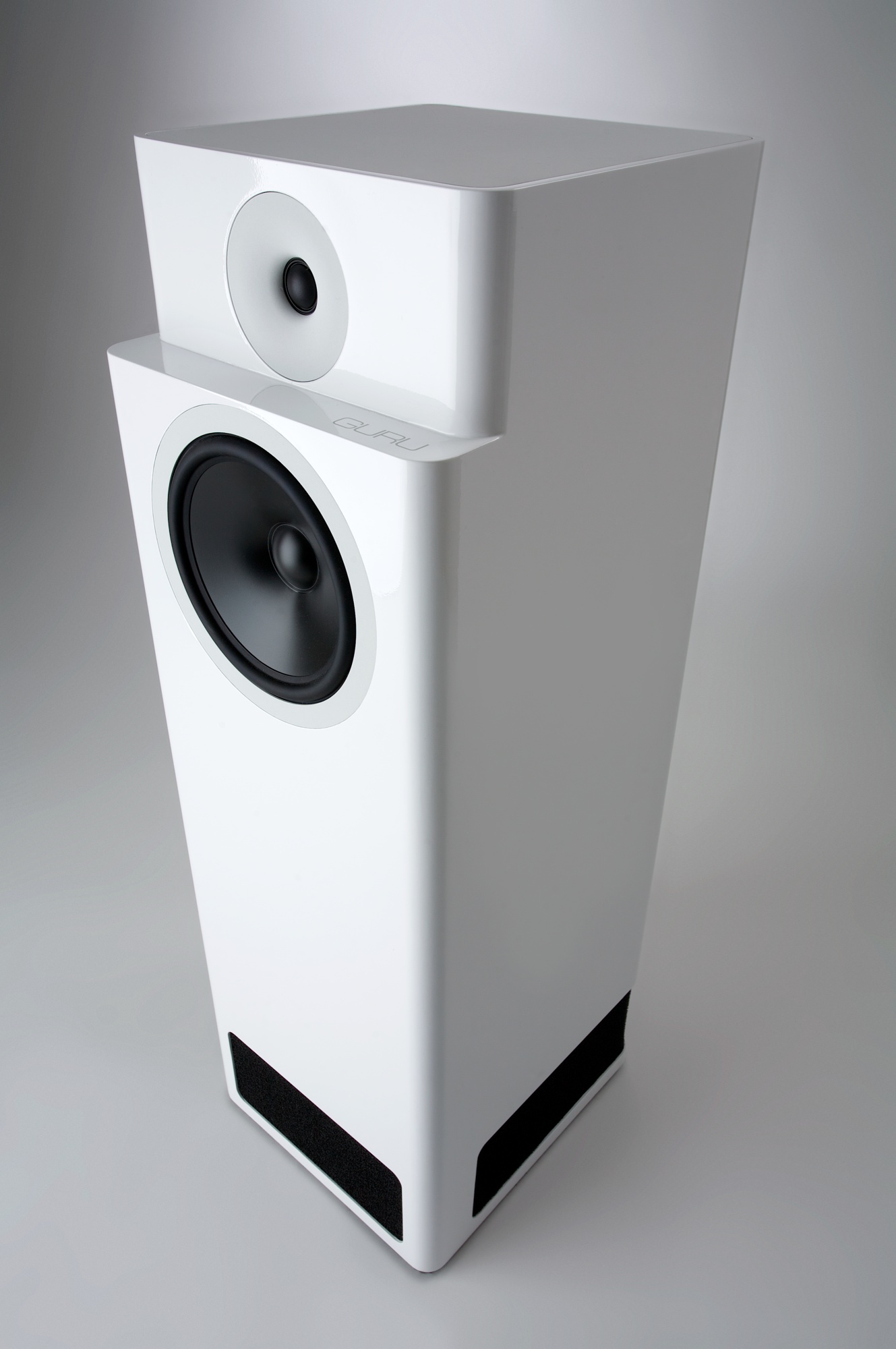 QM60 Standlautsprecher                                             Paarpreis 6.999 Euro QM60 Hochglanz Weiß/ matt schwarz/ Zebranofurnier
