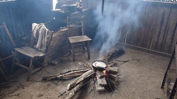 Es gibt nichts Gutes, außer man tut es ! Die Stube meines Nachbarn (kein Scherz !!!)