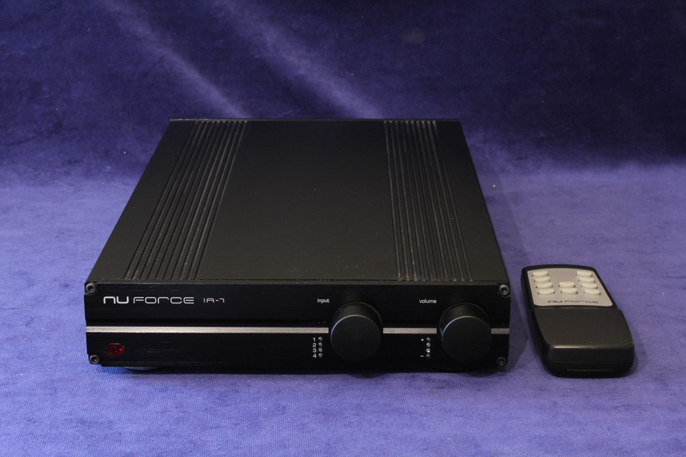 Nuforce Vollverstärker und ...