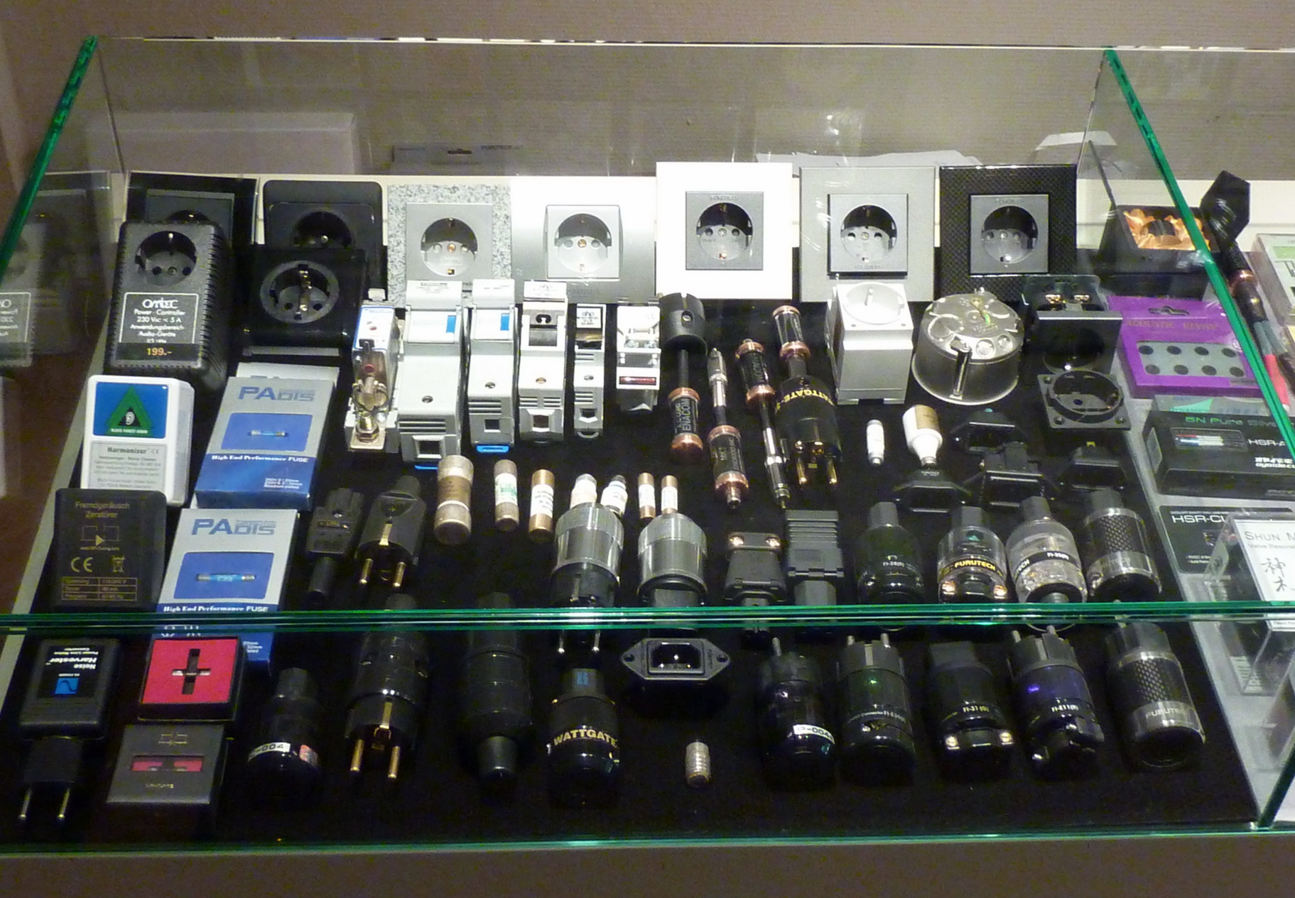 Welcher Netzstecker klingt wie ? Gute Auswahl an Netsteckern, Netzdosen usw.