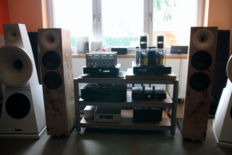 Odeon Lautsprecher und KR Audio Verstärker... www.berlin-hifi.de  und 03322-2131655