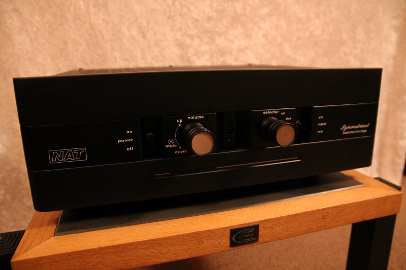 NAT Symetry, voll symetrischer Röhrenvorverstärker... www.berlin-hifi.de  und 03322-2131655
