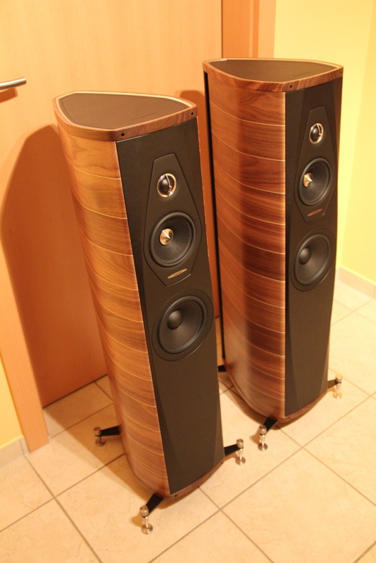 Sonus Fabers wunderschöne... im Bild die Olympica 2               03322-2131655