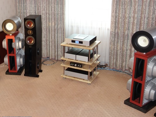 Made in Germany, Lautsprecher, Elektronik, Racks und Kabel