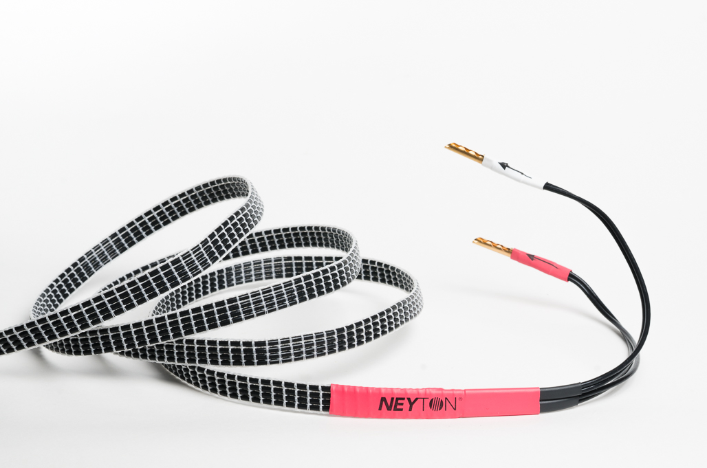 Neyton - Die Kabelserie für den anspruchsvollen Musikhörer Die Neyton Black Line Lautsprecherkabel