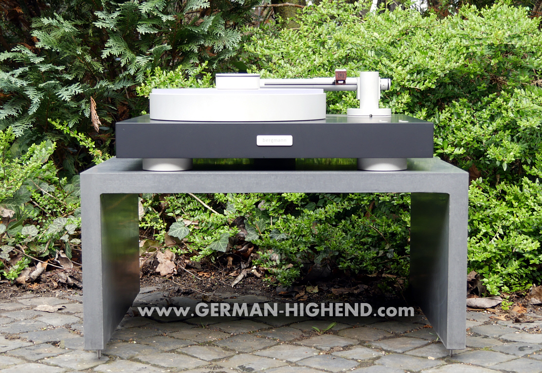 High End Möbel aus Beton High End Racks aus OGGI-Beton - GERMAN HIGHEND