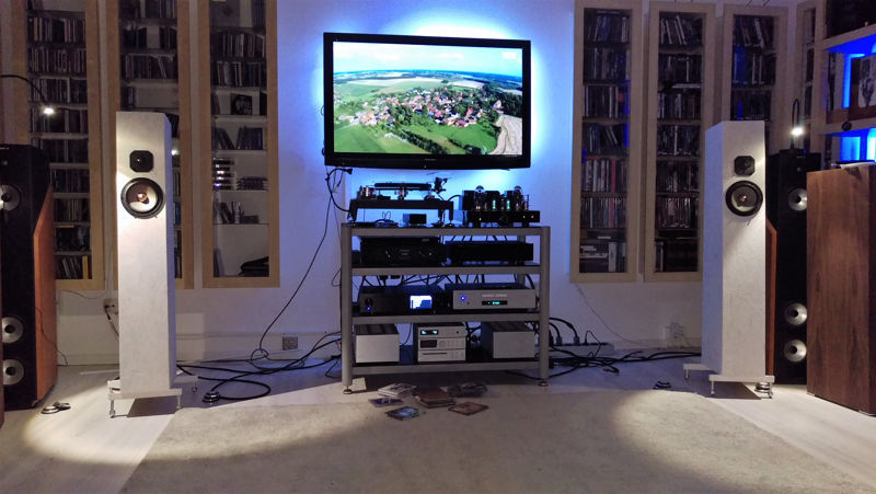 Hornlautsprecher in kompakter Formgebung