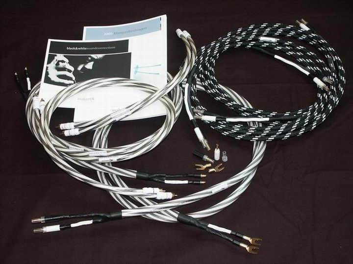 Monitor Black & White Kabel zu sommergünstigen Preisen! Black & White NF-1202, LS-1202 und LS-1102