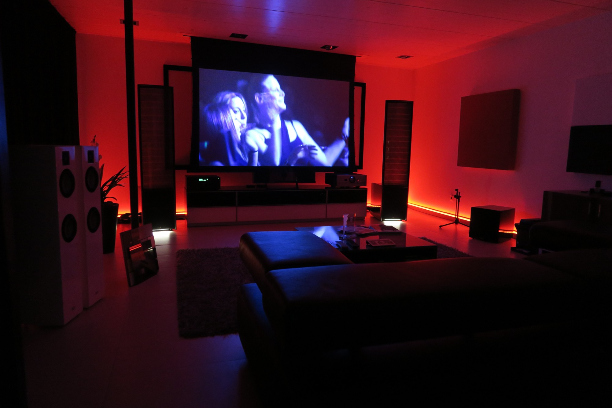 MARTIN LOGAN - Faszination Folie im wilden Süden bei visions&more Stuttgart-Ulm NEW ESL Serie von Martin Logan