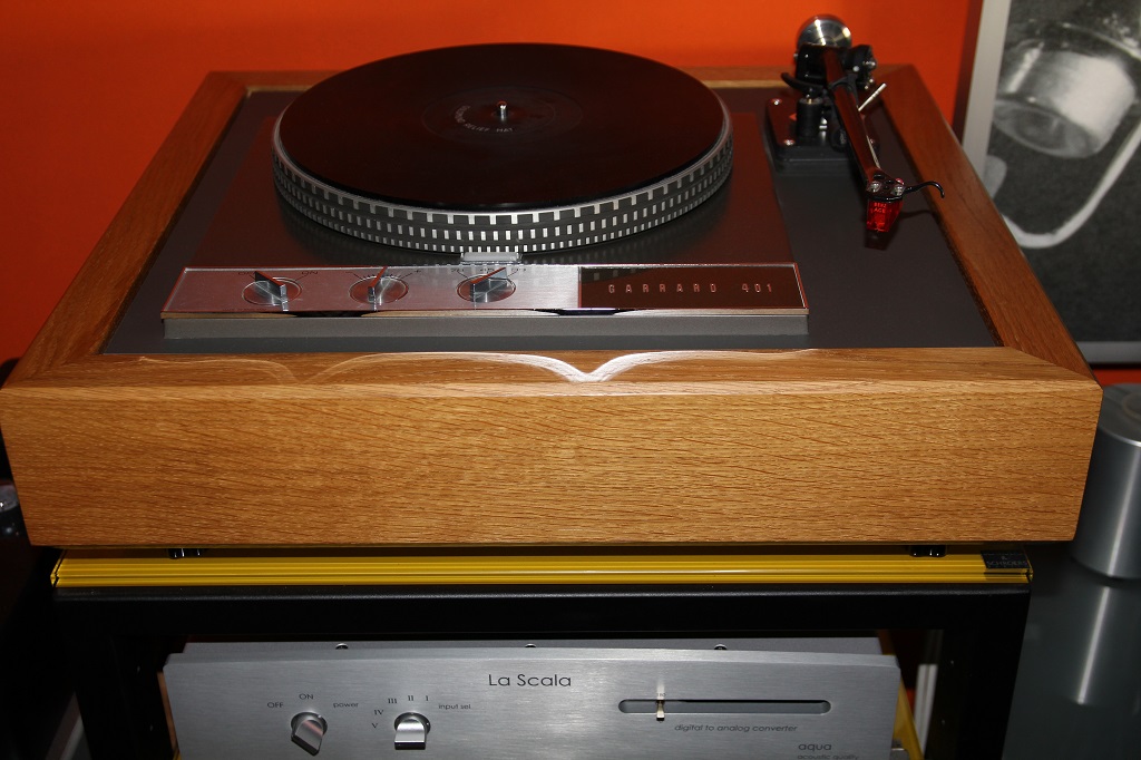 alt gegen neu :  Garrard 401 in schöner Vinylista Zarge im Vergleich mit aktuellen High End... www.berlin-hifi.de  03322-2131655