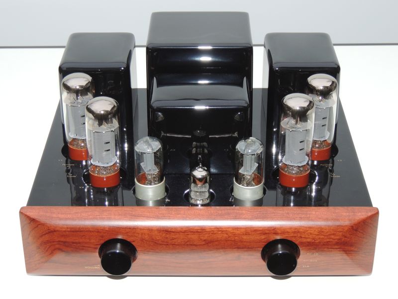 Neu! Puristischer Yarland Röhrenvollverstärker für Preisbewuste