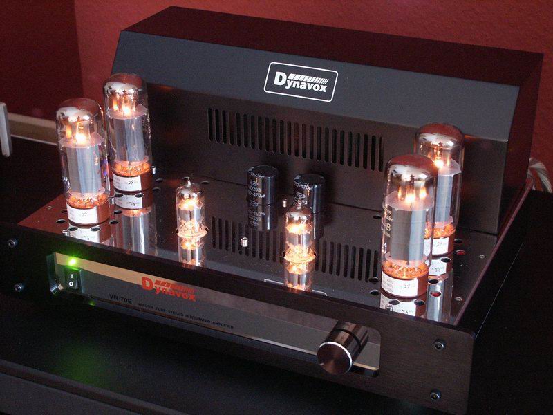 Dynavox VR-70E in Chrom, der legendäre Einstiegs-Röhrenverstärker!