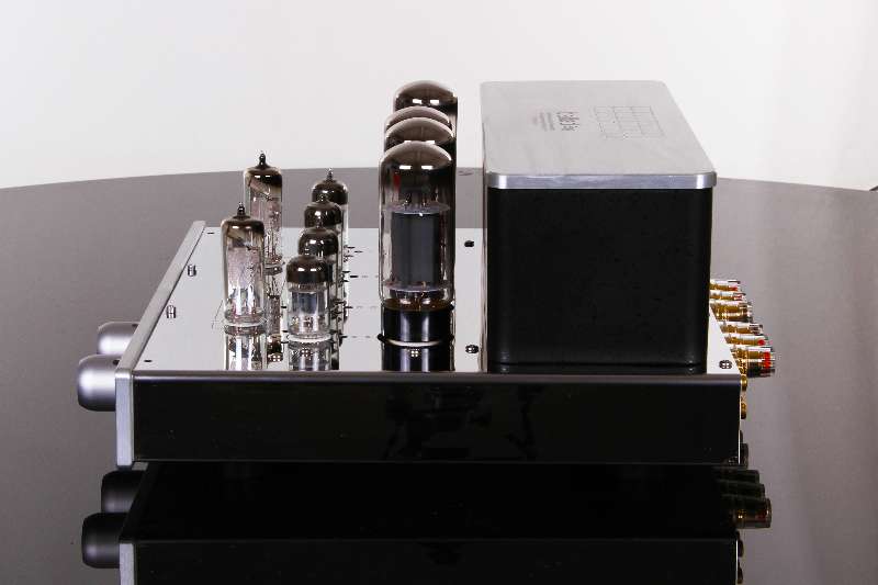 Hochleistungsröhrenverstärker mit Spitzenklang- und Verarbeitungsqualität Ballad SP6MK5
