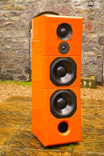 im STEREOPLAY 10-2018 schreibt Malte Ruhnke : www.audio-offensive.de      03322-2131655