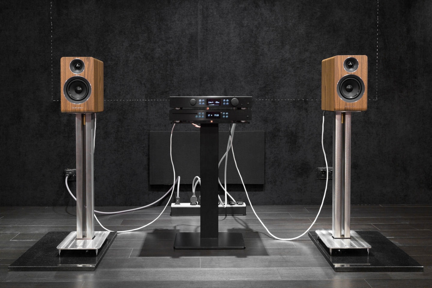 ACOUSTIC ENERGY AE 100 in der stereo.ru Acoustic Energy AE 100 bei stereo.ru im Test