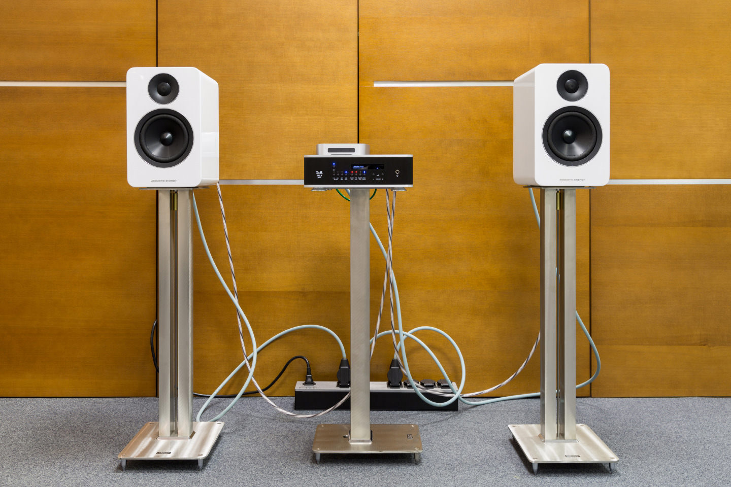 ACOUSTIC ENERGY AE 1 Active bei Stereo.ru AE 1 Active im Test bei stereo.ru