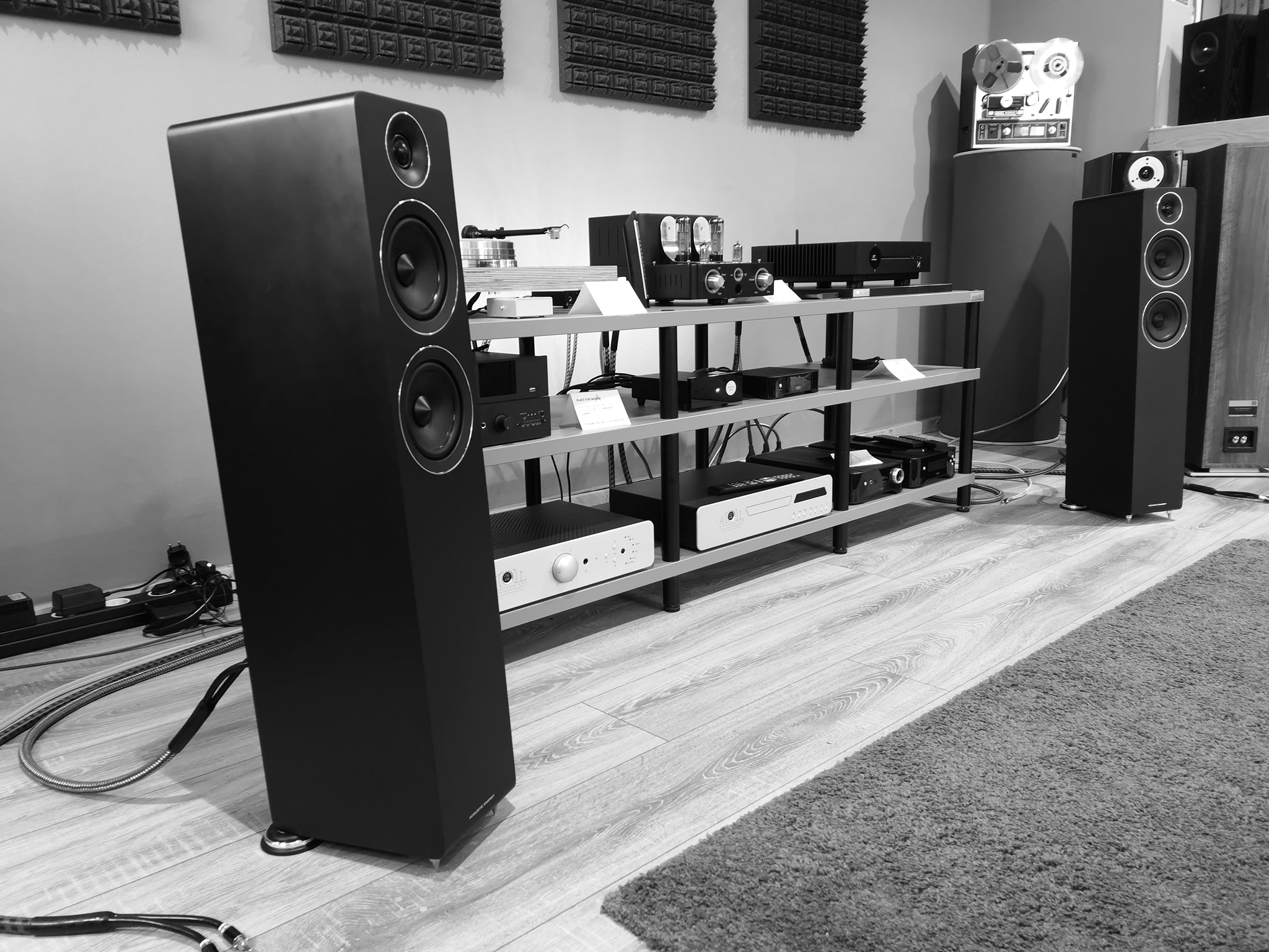 ACOUSTIC ENERGY - for the love of music Acoustic Energy - Lautsprecher für zuhause