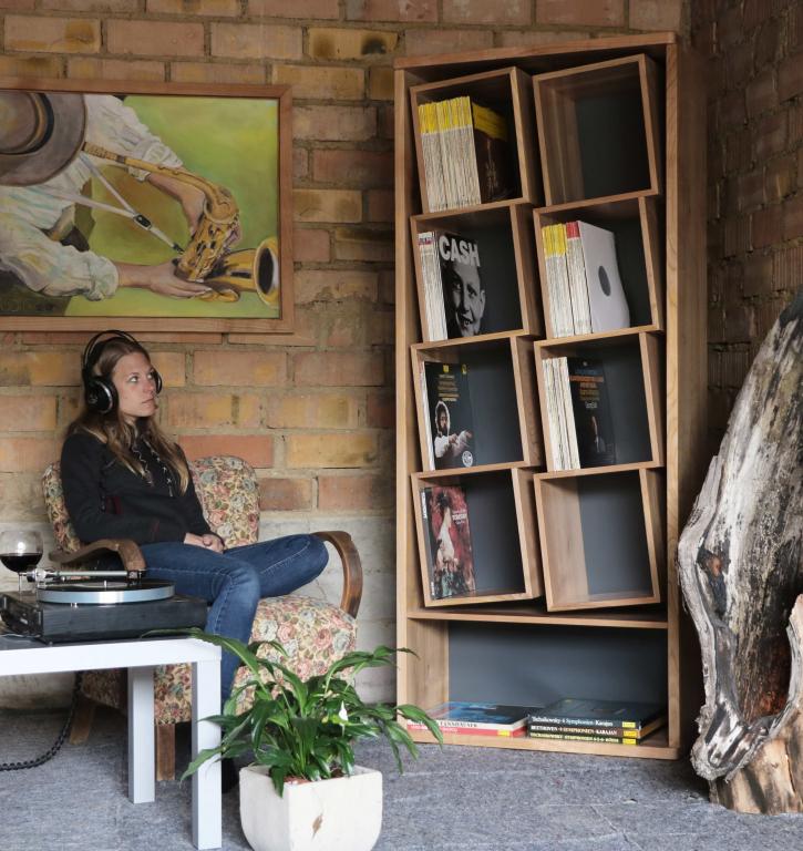 Das Sinfonic Audio Schallplatten Regal. Wellness für Ihre Sammlung!