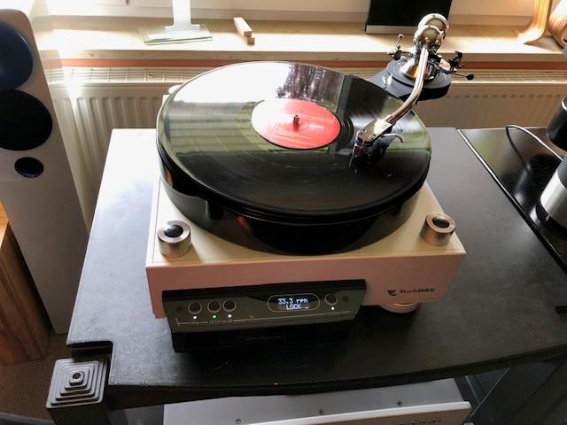 TechDAS Airforce 5 mit Ikeda 12 Zoll Tonarm und verschiedensten Top Tonabnehmersystemen... www.berlin-hifi.de und www.audio-offensive.de