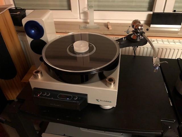 TechDAS Airforce 5 mit Ikeda 12 Zoll Tonarm und verschiedensten Top Tonabnehmersystemen... www.audio-offensive.de und www.berlin-hifi.de