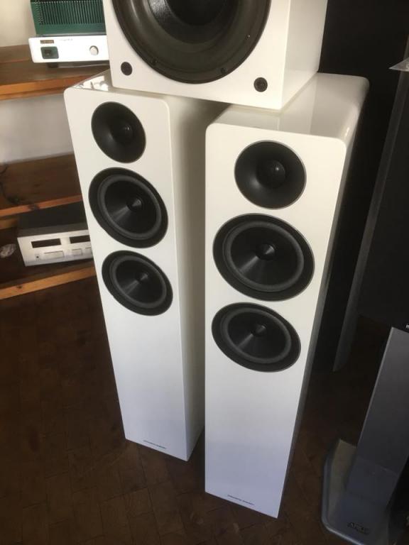 Unser ACOUSTIC ENERGY Partner in Essen Hifi Lautsprecher von Acoustic Energy in Essen, bei Musik im Raum.