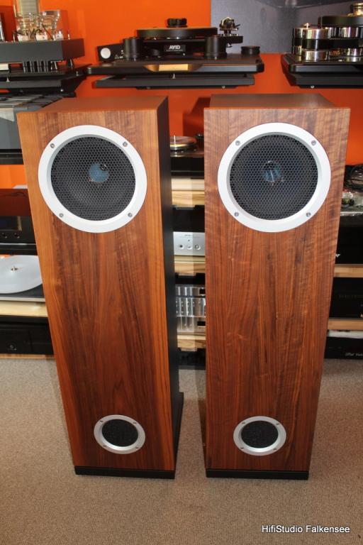 Live Act Audio Lautsprecher jetzt bei uns neu in der Vorführung ! www.audio-offensive.de und www.berlin-hifi.de