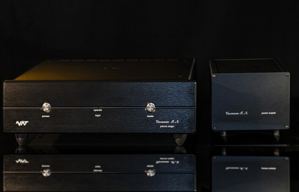 Überragender Test der NAT Phonostufe Vakuum I.N. und Übertragern MCX und MCXS www.audio-offensive.de und www.berlin-hifi.de