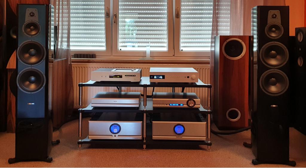 Pass XP 22 AC mit XA 60.8 AC und XP 17 AC bei uns neu  in der Vorführung z. B.... www.audio-offensive.de und www.berlin-hifi.de