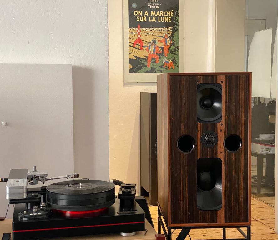 die Königin der britischen BBC Monitore ? - fragt Holger Biermann aktuell ... www.audio-offensive.de und www.berlin-hifi.de