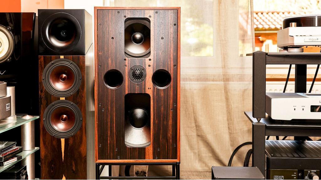 die Königin der britischen BBC Monitore ? - fragt Holger Biermann aktuell ... www.audio-offensive.de und www.berlin-hifi.de