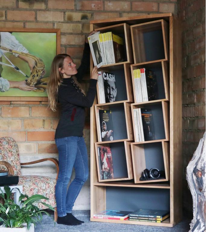 Das Schallplatten-Regal mit den speziellen Fächern