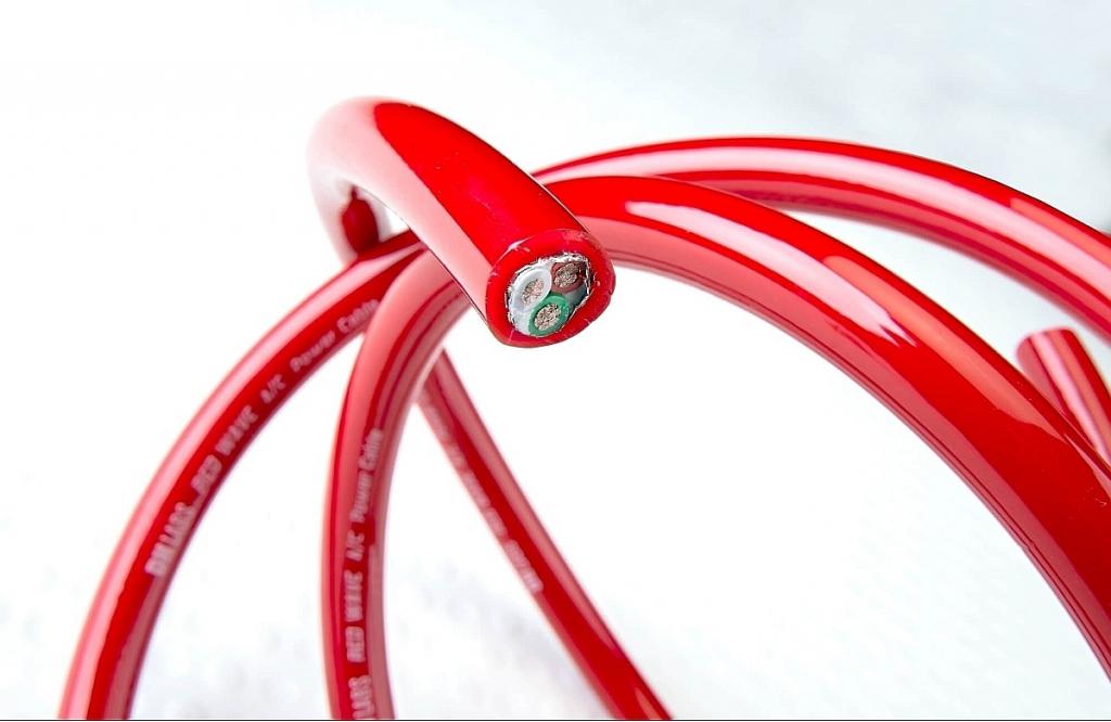 DH-Labs / Silversonic  Red Wave Netzkabel 1m. 179,-€ lose, 199,-€ inkl. Kryogenisierung