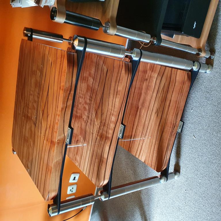 Wir haben die Luxus Audio Möbel von Neo High End im Programm