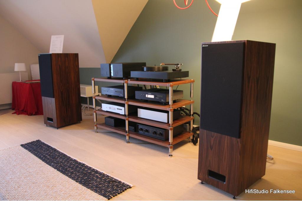 Das ist zum Niederknien intensiv und schlicht großartig...schreibt Andreas Günther in der Audio... www.audio-offensive.de und www.berlin-hifi.de