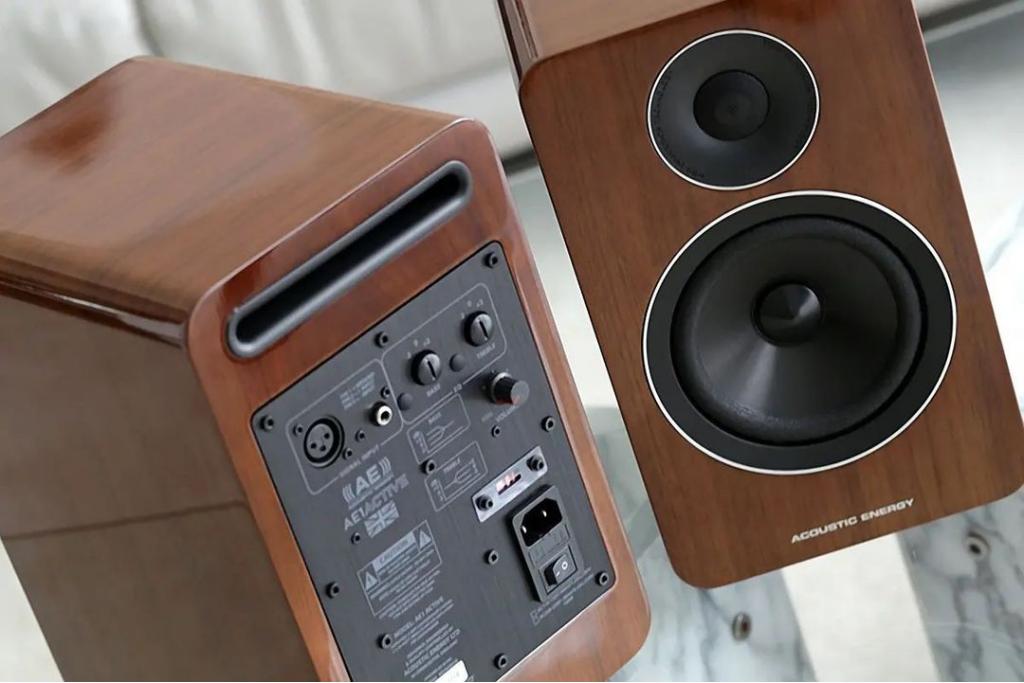 Soundstage Network: ACOUSTIC ENERGY AE 1 Active im Test. Soundstage Network: Aktivlautsprecher ACOUSTIC ENERGY AE 1 Active im Test.