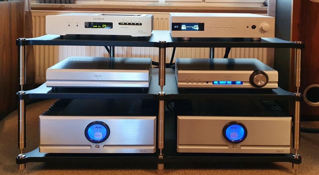 Pass XP 22 AC und 2x Pass XA 60.8 AC / XP 17 AC etc. an verschiedenen Lautsprechern vorführbereit. www.berlin-hifi.de und www.audio-offensive.de