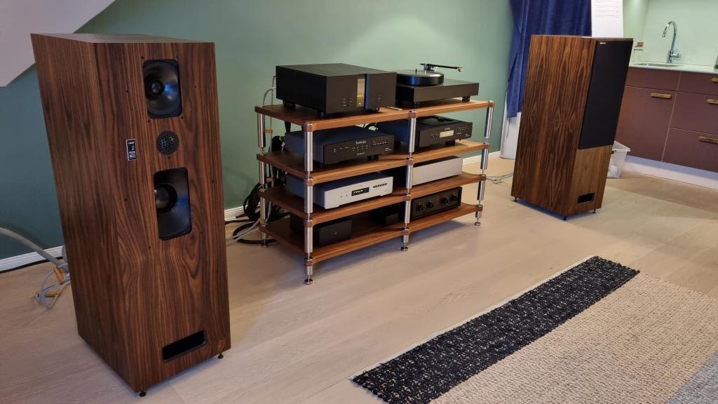 Auf den Norddeutschen Hifi Tagen,Hamburg präsentieren wir in den Räumen 325 und 332 die Marken www.audio-offensive.de und www.berlin-hifi.de