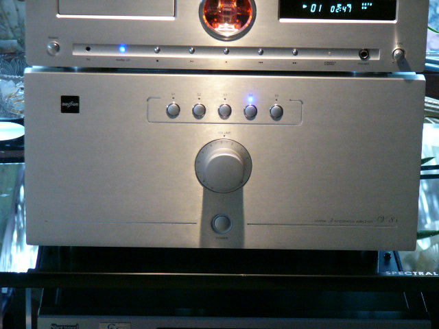 Es muß nicht immer Mark Levinson sein: die Alternative Dussun V8i Dussun V8i