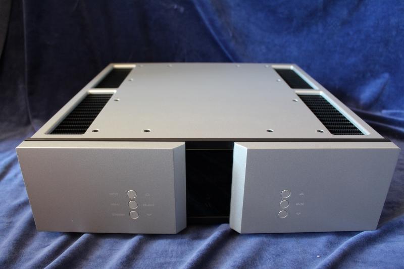 Ein bisschen wie Apfelkuchen.Mit Sahne einfach noch leckerer-schreibt A.Wenderoth zum Vitus SIA 025 www.audio-offensive.de und www.berlin-hifi.de