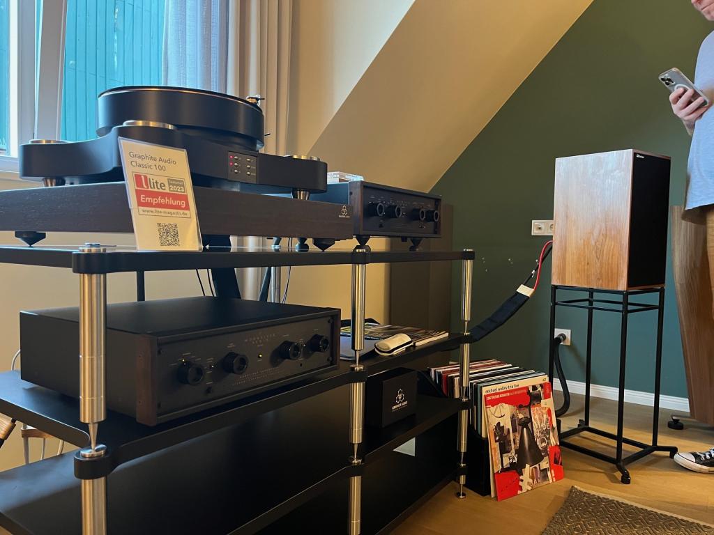 Vielfacher Teststar Moonriver 404 Vollverstärker aus Schweden auf den NDHT in Hamburg www.audio-offensive.de und www.berlin-hifi.de