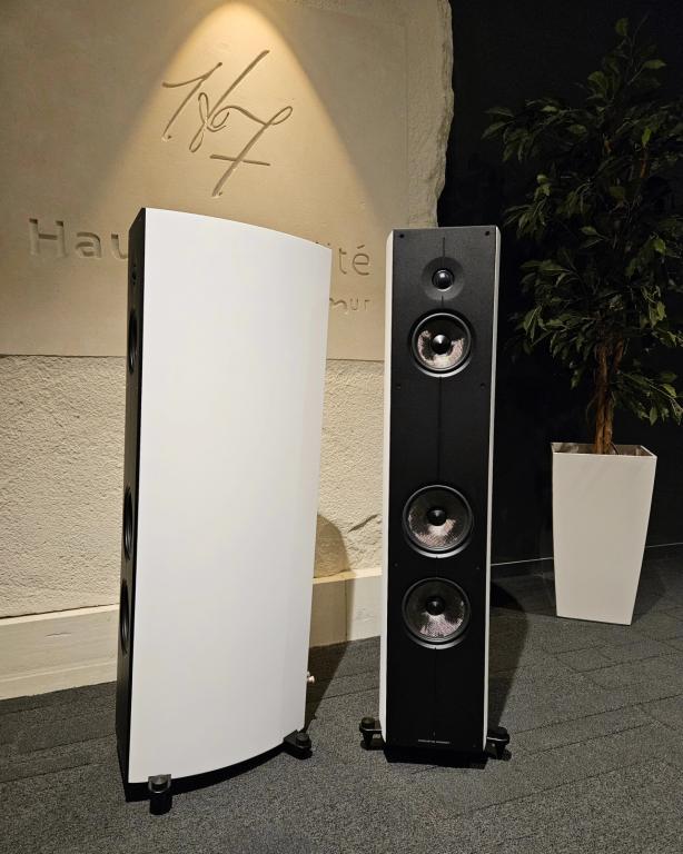 ACOUSTIC ENERGY Corinium - In Matt Weiß  In Matt Weiß: Acoustic Energy Corinium