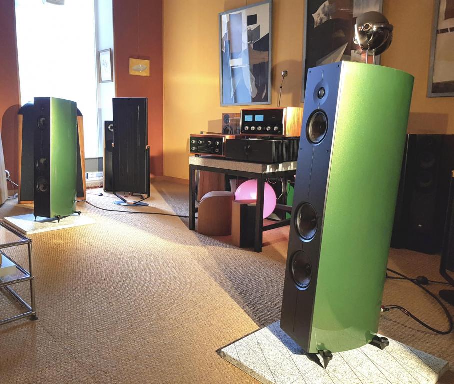ACOUSTIC ENERGY Corinium mit McIntosh