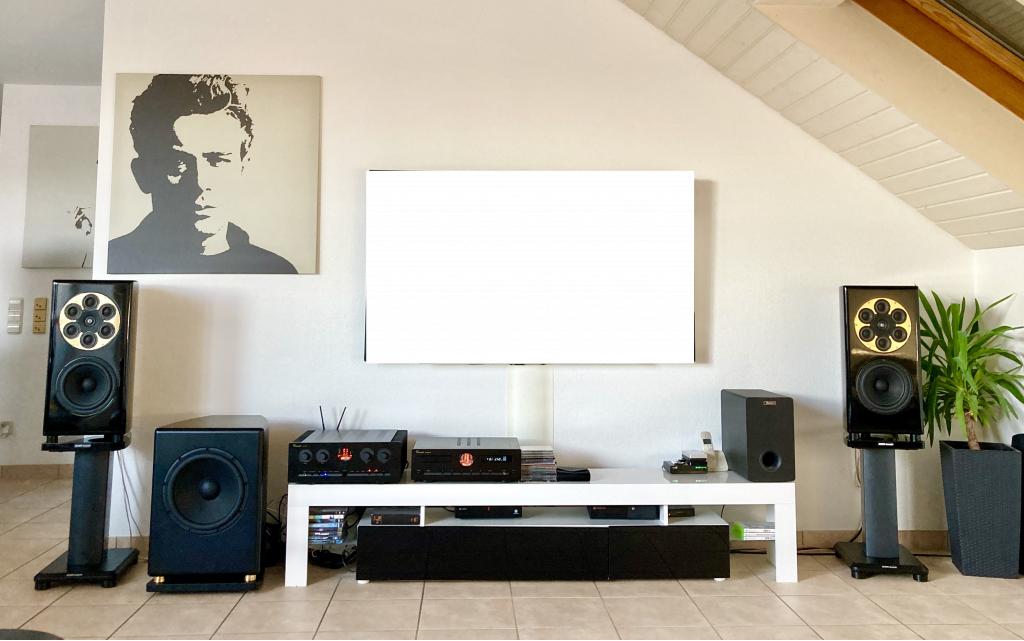 Majestic Modell M Lautsprecher präsentiert sich  Kunden-Setup Majestic M 2.1/Stereo mit Sub13 von NEURON Acoustic