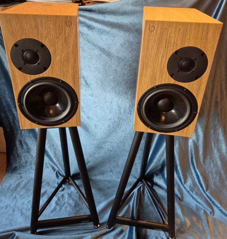 Die Oephi Ascendence 2  überzeugen in jeder Hinsicht ...schreibt Wolfgang Kemper in Hifi Statement